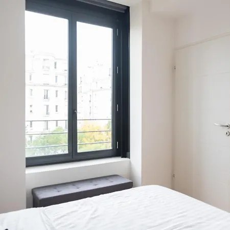 Very Charming And Comfortable Cocoon In 20th Apartment Paris